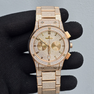 Hublot Classic Fusion Chronograph King Gold Full Pavé Bracelet