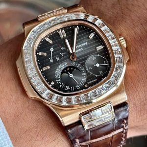 Patek Philippe Nautilus 5724 Rose Gold