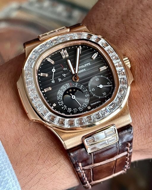 Patek Philippe Nautilus 5724 Rose Gold